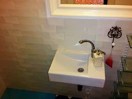 Tel Aviv Apartment by the Sea