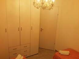 Tel Aviv Apartment by the Sea