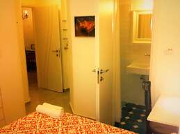 Tel Aviv Apartment by the Sea