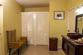 Skyview Manor Guest Apartments