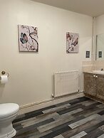 The Crown Lodge and Restaurant