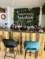 The Crown Lodge and Restaurant