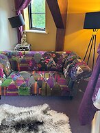 Crown Lodge Bed & Breakfast