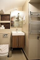 Imperial Court Suites