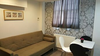 Imperial Court Suites