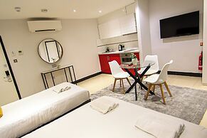 Imperial Court Suites