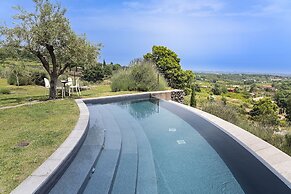 Monaci delle Terre Nere