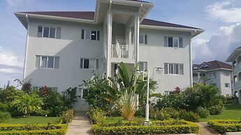 Fern Court Apartment With Oceanic View
