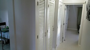 Fern Court Apartment With Oceanic View