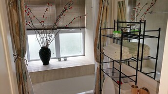 Fern Court Apartment With Oceanic View