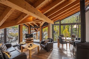 22 Summits Apartments