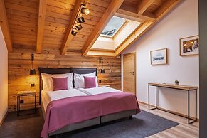 22 Summits Apartments