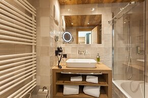 22 Summits Apartments