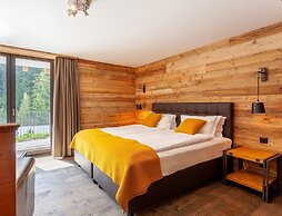 22 Summits Apartments