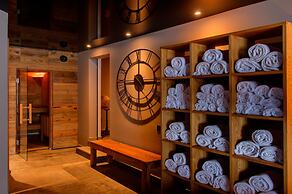 22 Summits Apartments