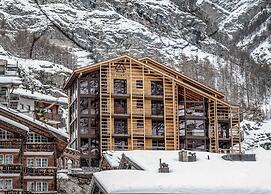 22 Summits Apartments