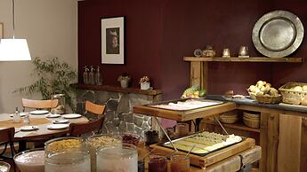 22 Summits Apartments