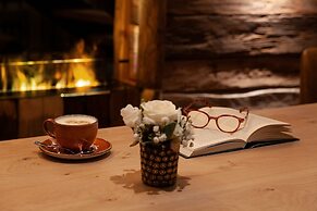 22 Summits Apartments