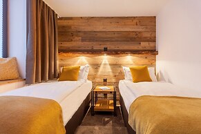 22 Summits Apartments