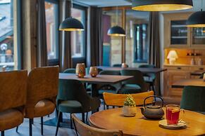 22 Summits Apartments