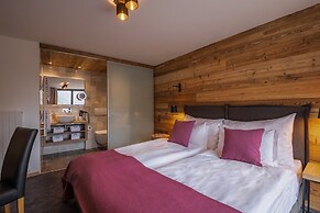 22 Summits Apartments