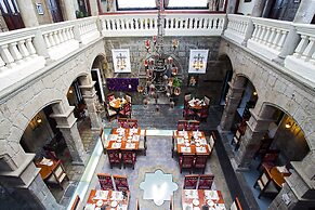 Roka Plaza Hotel Boutique