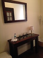 Roka Plaza Hotel Boutique