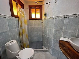 Lonesome George Ecolodge