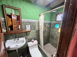 Lonesome George Ecolodge