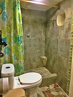 Lonesome George Ecolodge