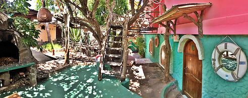 Lonesome George Ecolodge