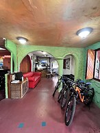 Lonesome George Ecolodge