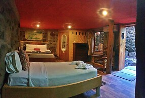 Lonesome George Ecolodge