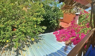 Lonesome George Ecolodge