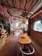 Lonesome George Ecolodge