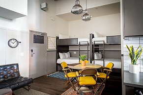 The Chicago Hotel Collection River North