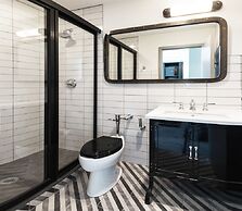 The Chicago Hotel Collection River North