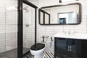 The Chicago Hotel Collection River North