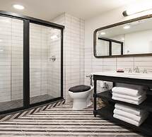 The Chicago Hotel Collection River North