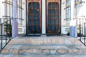 Gorgeous 4 Bedroom Victorian Townhouse