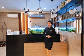 S Hotel and Residences