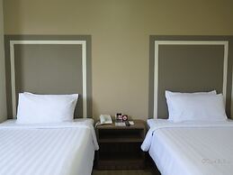 S Hotel and Residences