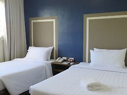 S Hotel and Residences