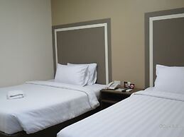 S Hotel and Residences