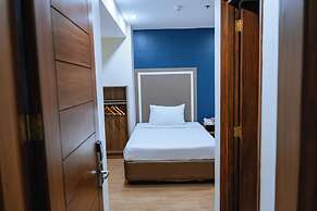 S Hotel and Residences