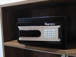 S Hotel and Residences