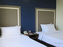 S Hotel and Residences