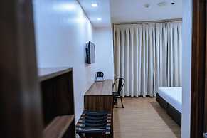 S Hotel and Residences