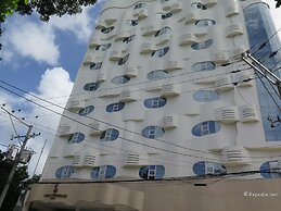 S Hotel and Residences