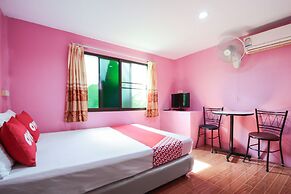 OYO 1163 Eden Hostel